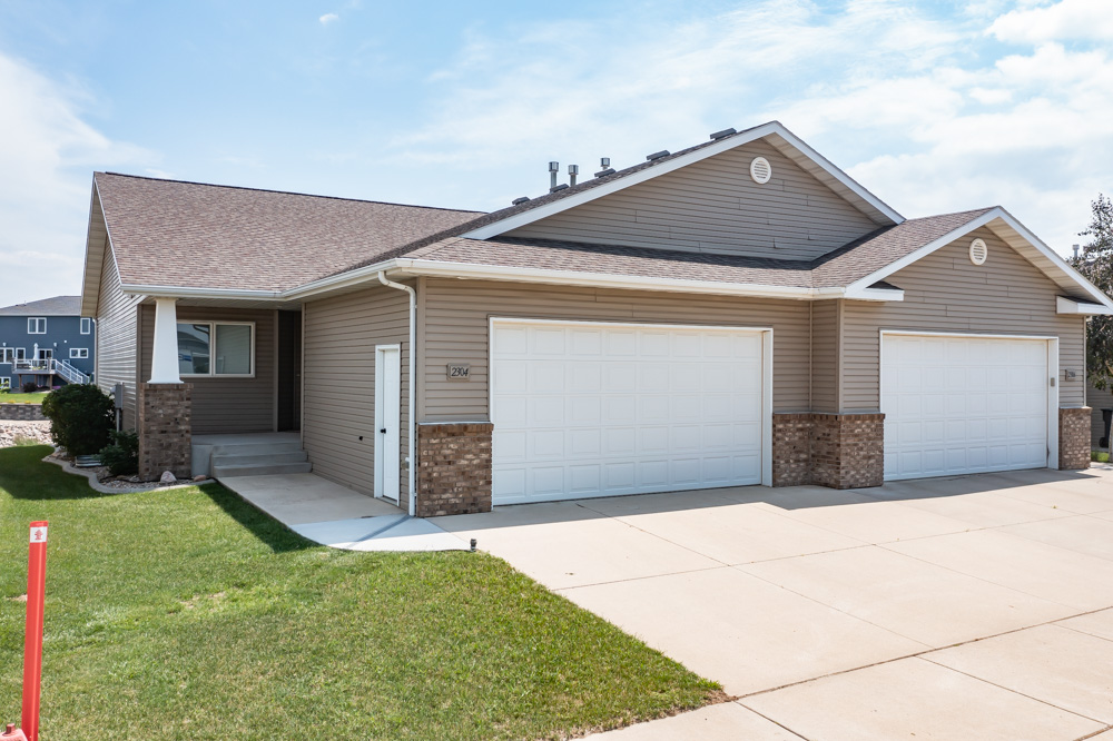 2304 Marina Road Southeast - 1